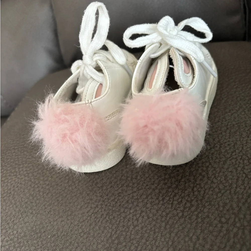 Minna parikka White Bunny Ears Shoes toddler size 5